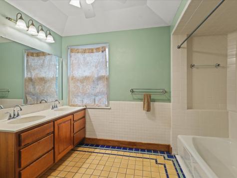2014 Glenview Road Rockford IL 61107