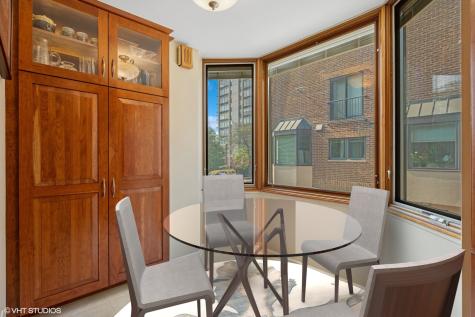 1318 North Sutton Place Chicago IL 60610