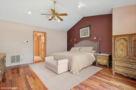 1318 North Sutton Place Chicago IL 60610