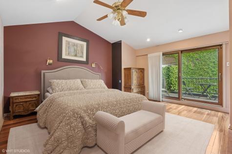1318 North Sutton Place Chicago IL 60610