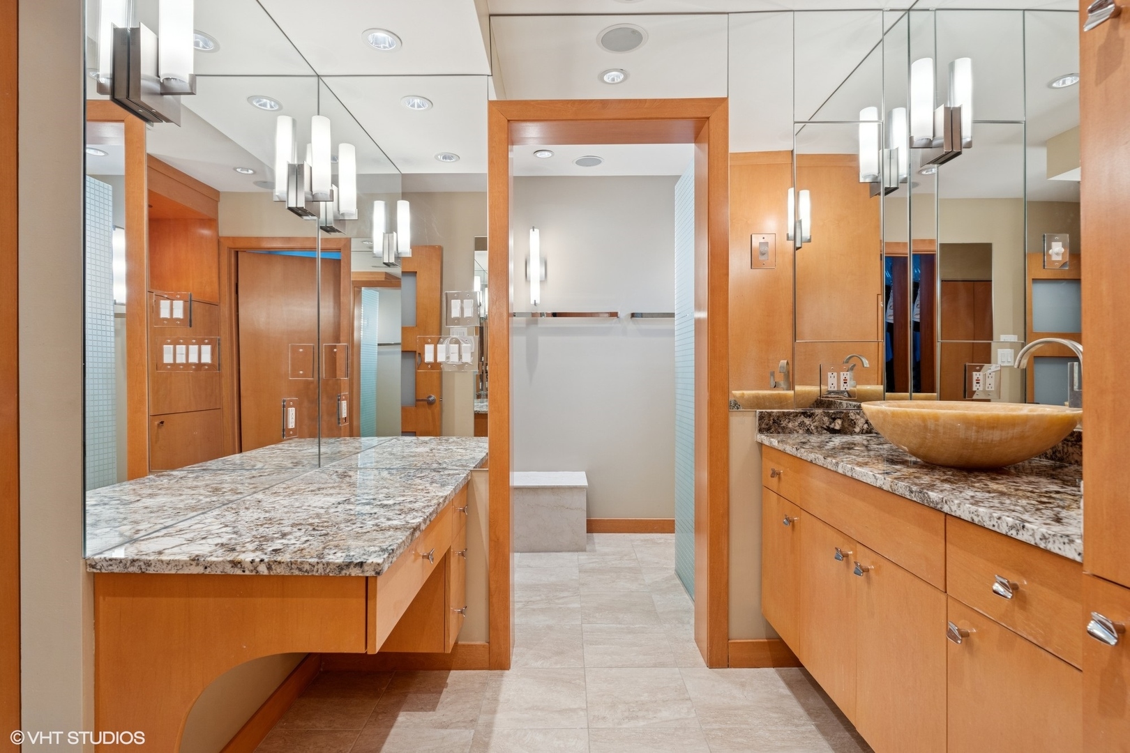 1318 North Sutton Place Chicago IL 60610