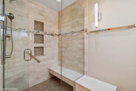 1318 North Sutton Place Chicago IL 60610