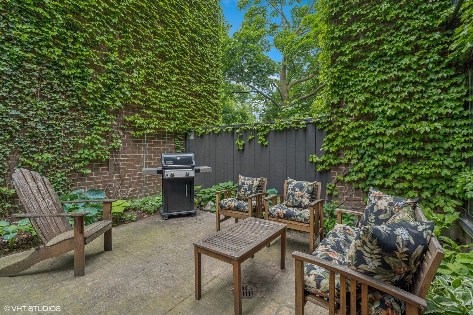 1318 North Sutton Place Chicago IL 60610