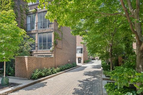 1318 North Sutton Place Chicago IL 60610