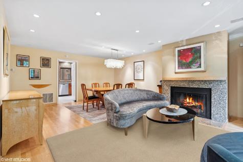 1318 North Sutton Place Chicago IL 60610