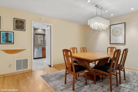 1318 North Sutton Place Chicago IL 60610