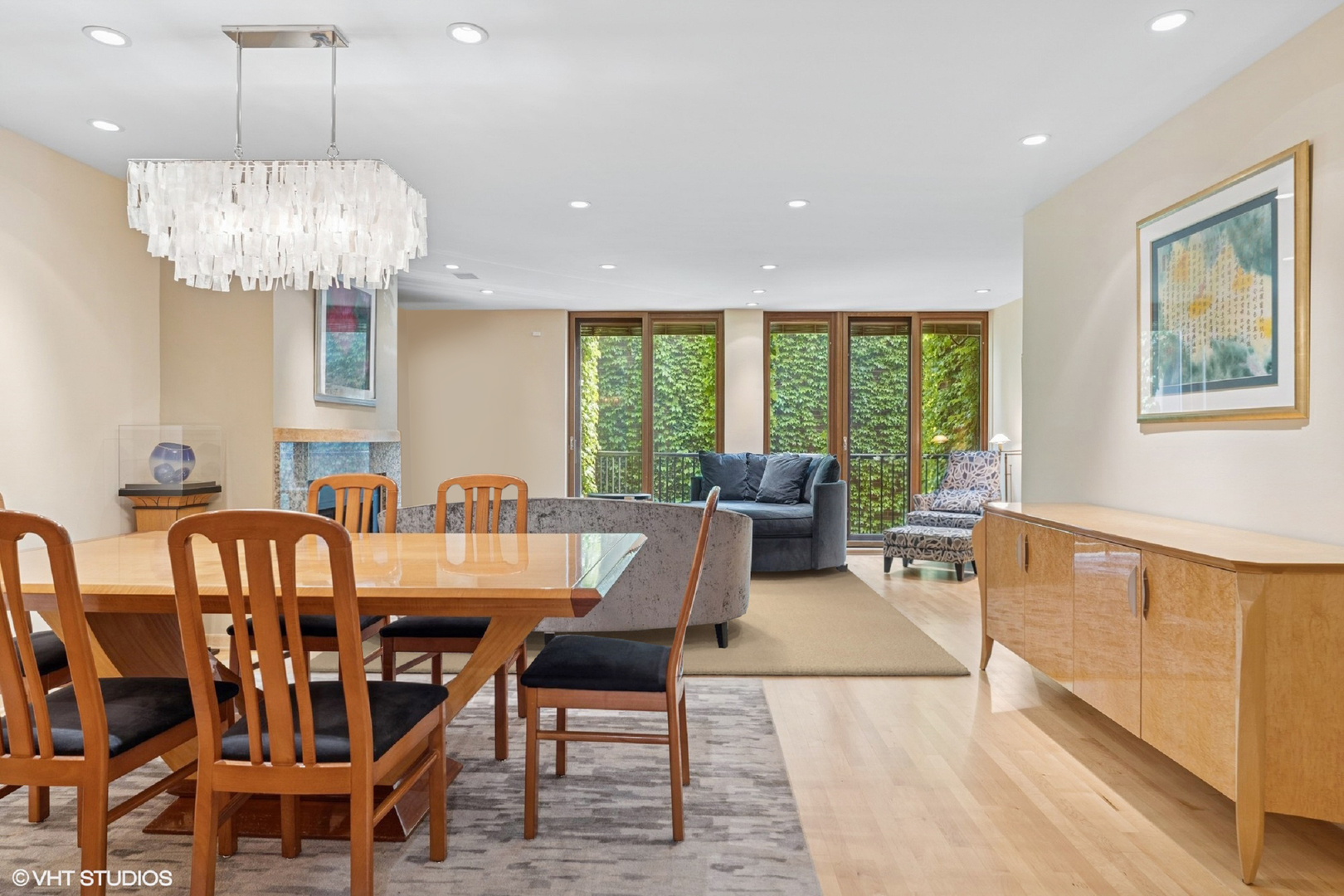 1318 North Sutton Place Chicago IL 60610