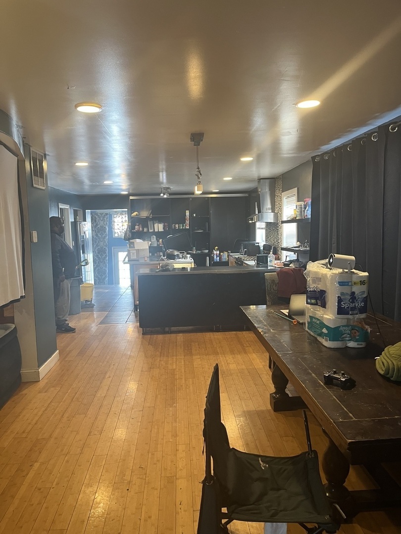 9737 South Calumet Avenue Chicago IL 60628