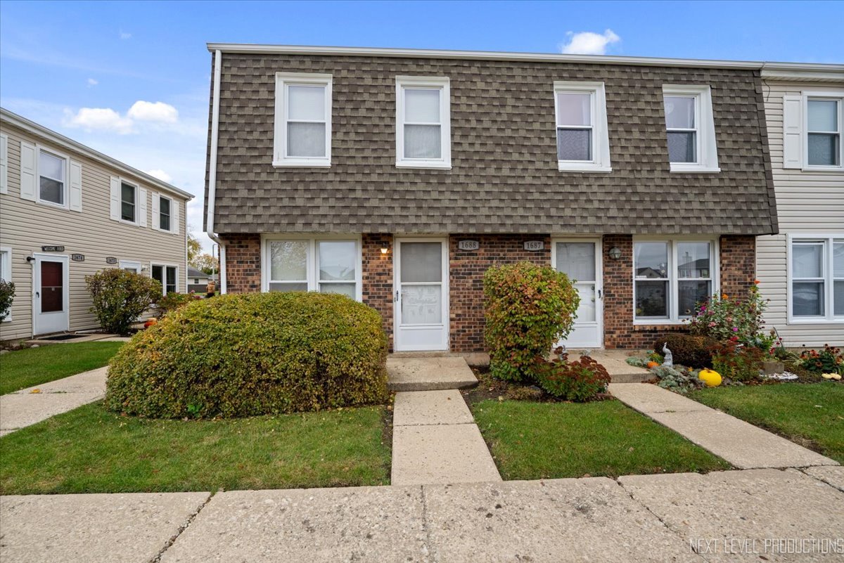 1688 Shamrock Court Aurora IL 60505