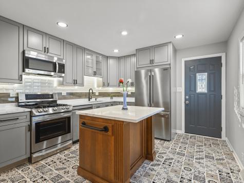 2205 Clover Avenue Rockford IL 61102