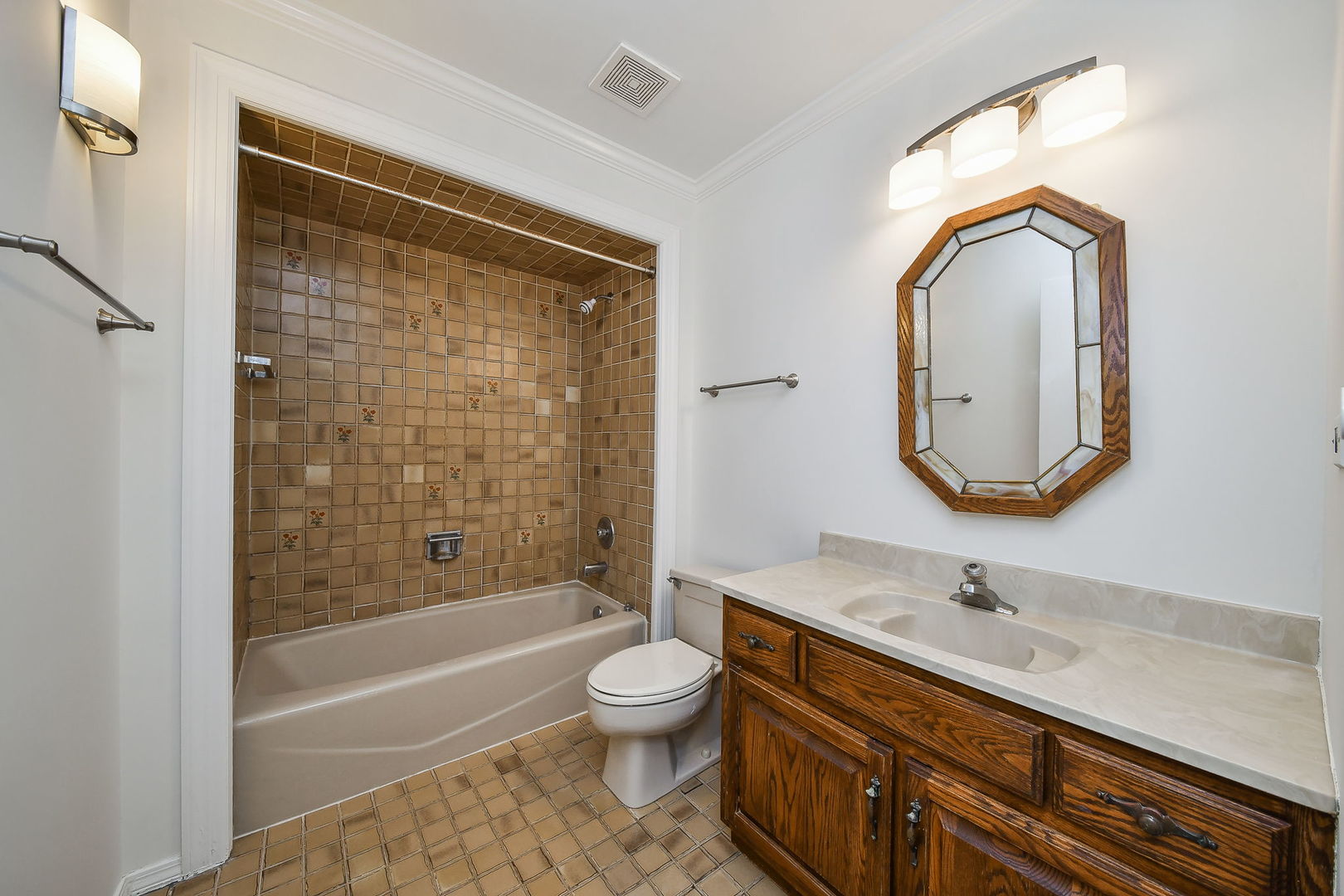 825 Biltmore Court Naperville IL 60563