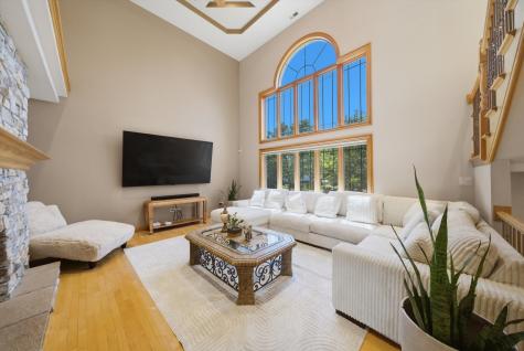 651 Anne Lane Bolingbrook IL 60440