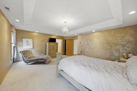 651 Anne Lane Bolingbrook IL 60440
