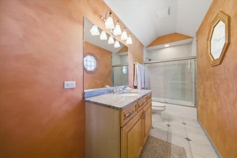 651 Anne Lane Bolingbrook IL 60440