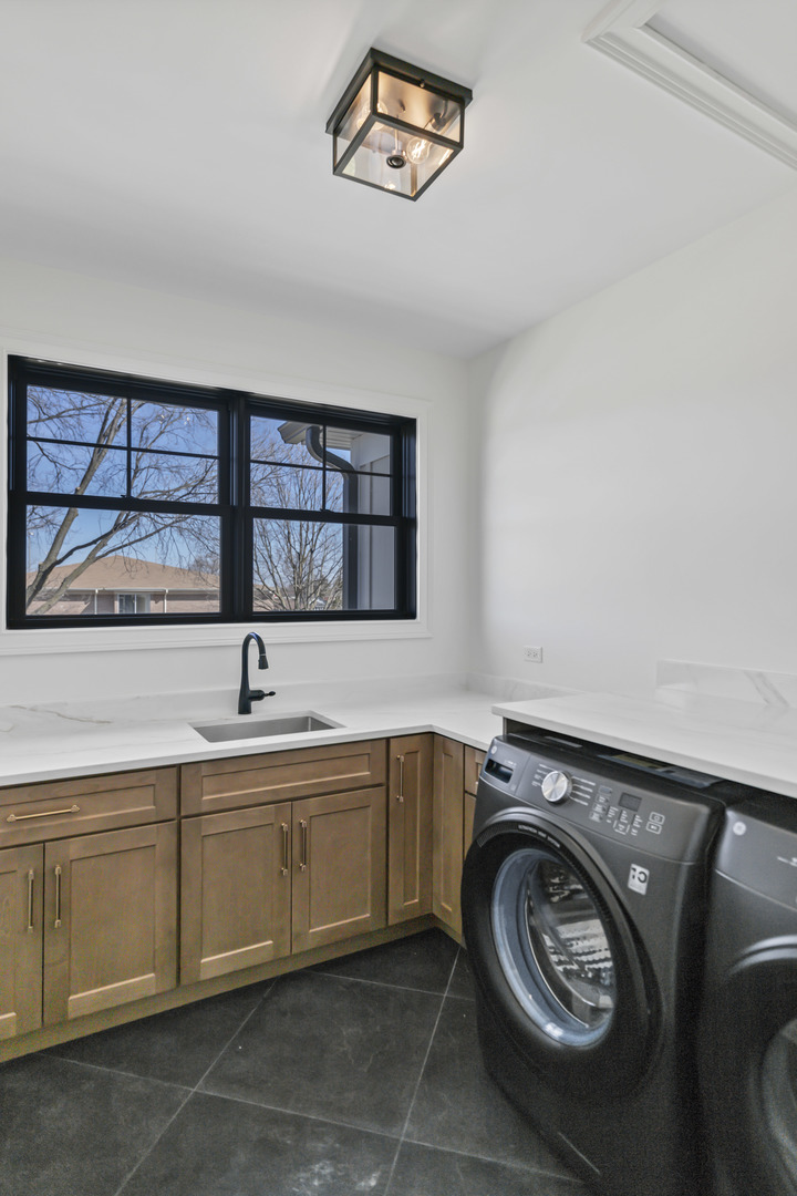 170 West Armitage Avenue Elmhurst IL 60126