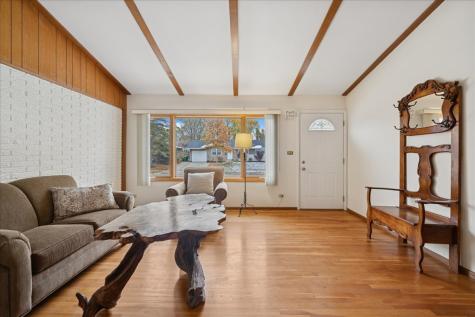 612 White Pine Road Buffalo Grove IL 60089