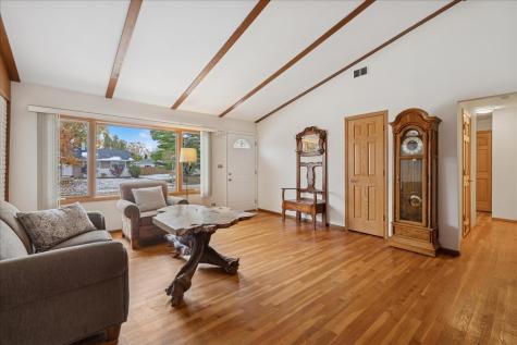 612 White Pine Road Buffalo Grove IL 60089