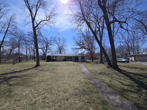 2544 Tuck-a-way Trail Rockford IL 61107