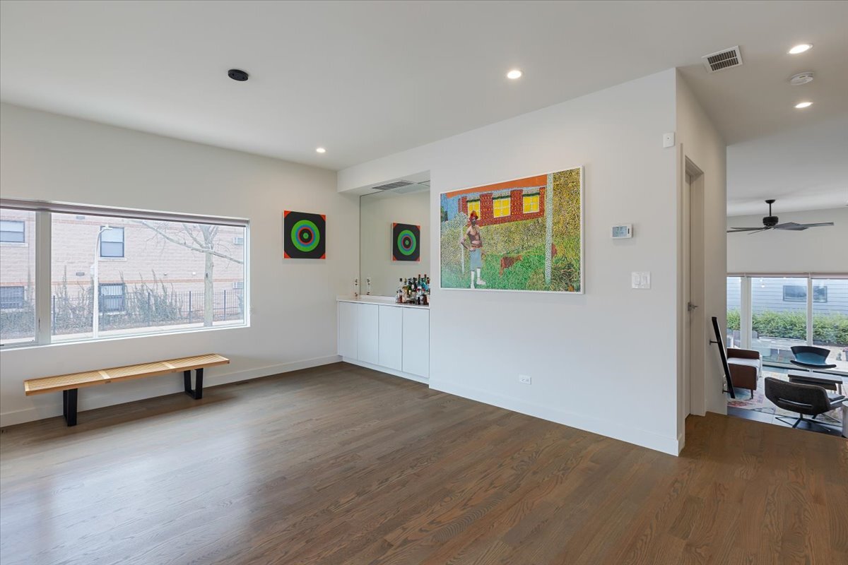 559 East 50th Street Chicago IL 60615