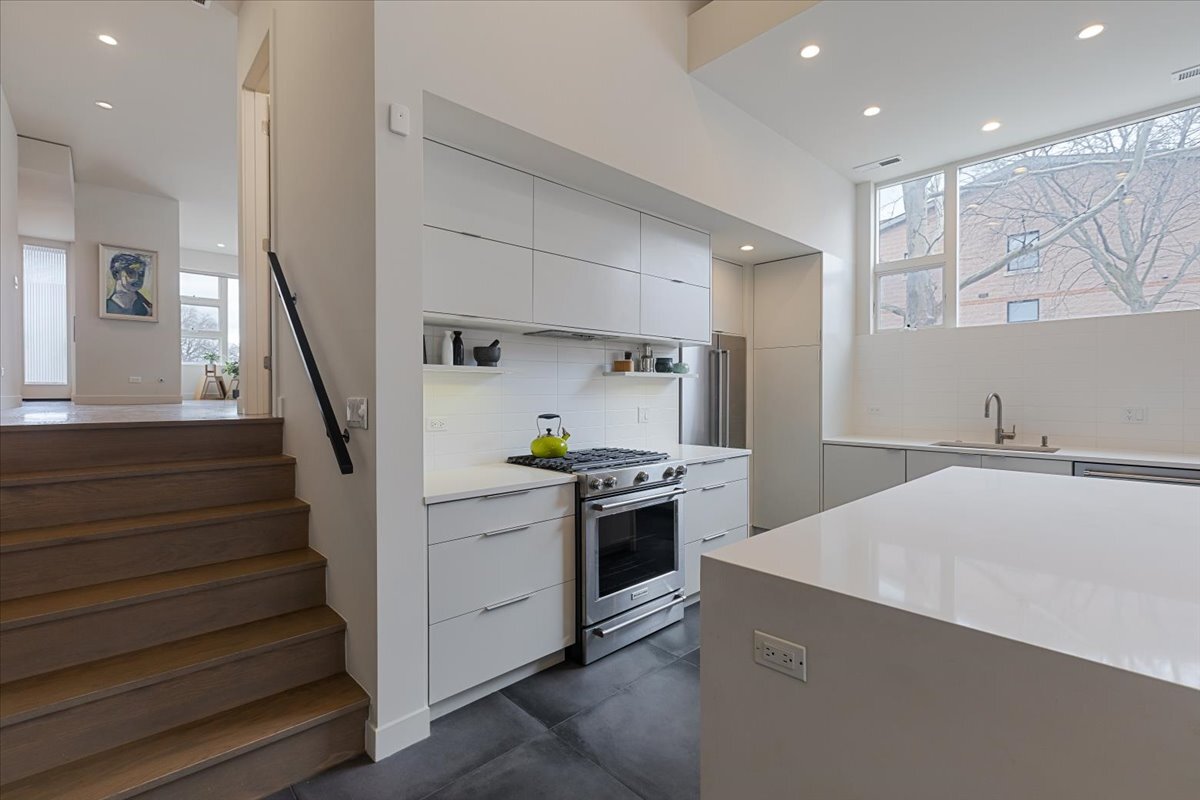559 East 50th Street Chicago IL 60615
