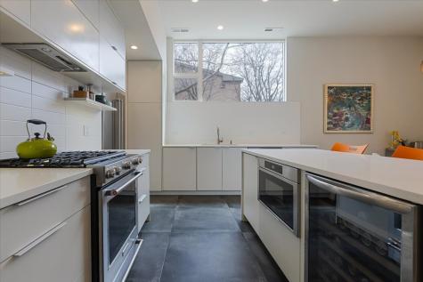559 East 50th Street Chicago IL 60615