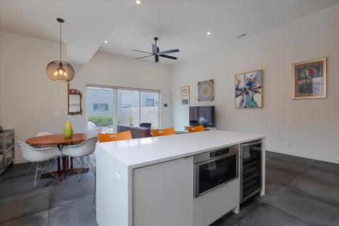 559 East 50th Street Chicago IL 60615