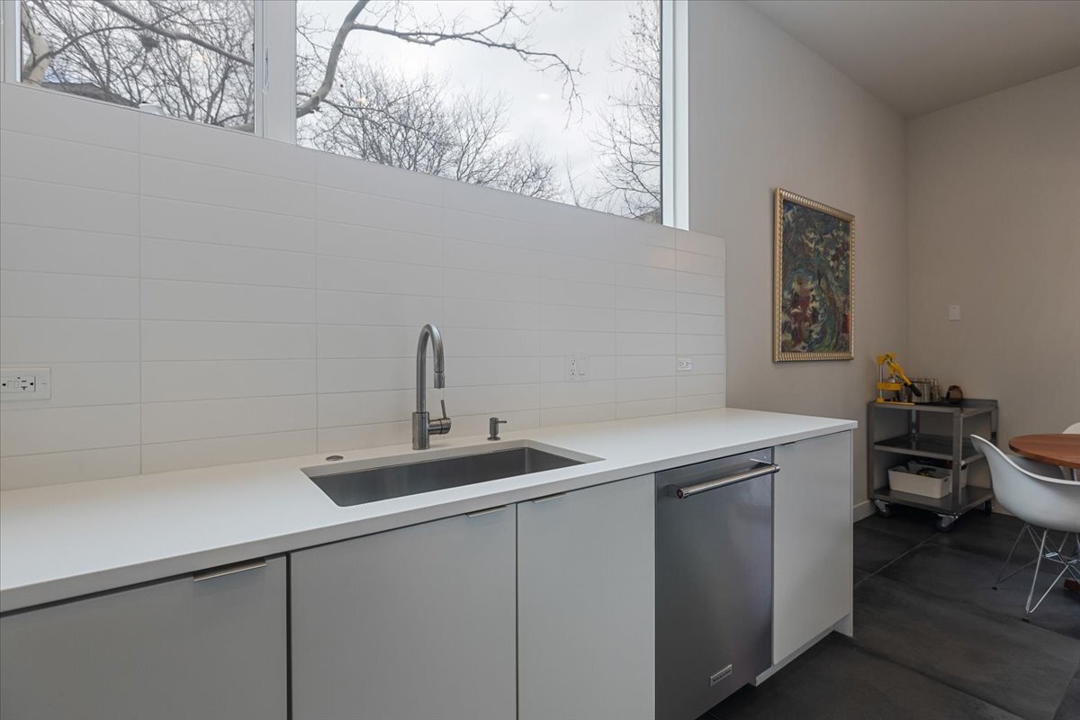 559 East 50th Street Chicago IL 60615