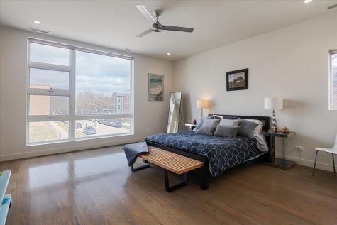 559 East 50th Street Chicago IL 60615