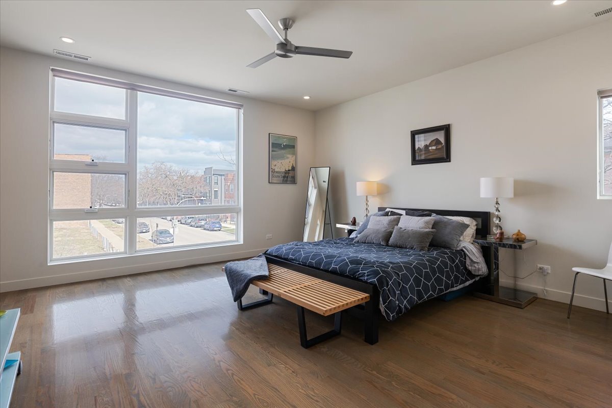 559 East 50th Street Chicago IL 60615