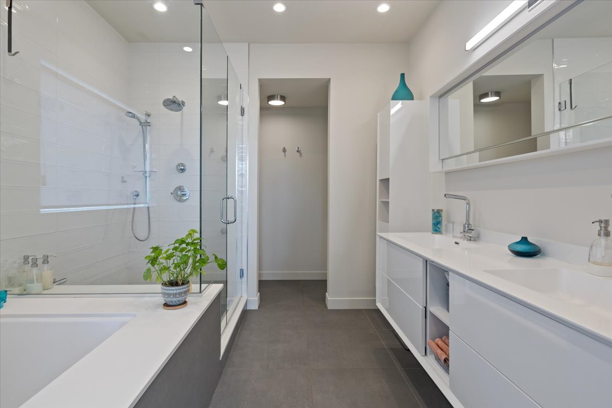 559 East 50th Street Chicago IL 60615