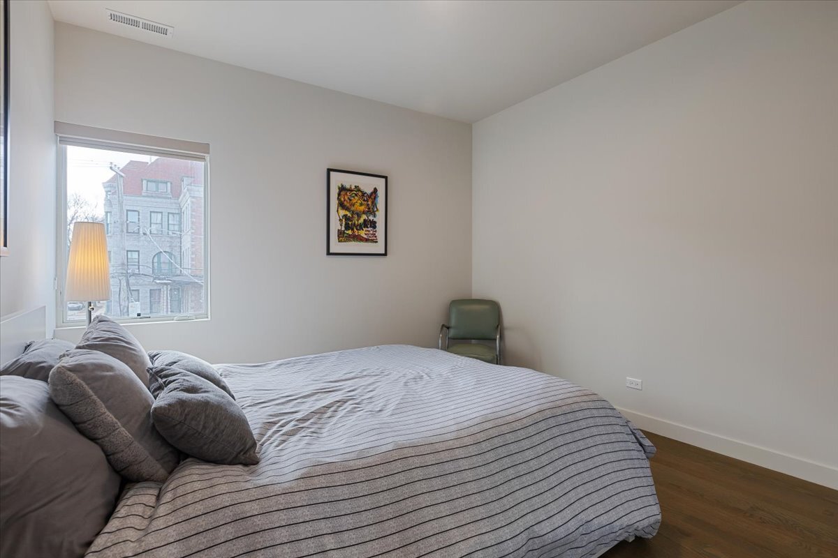 559 East 50th Street Chicago IL 60615