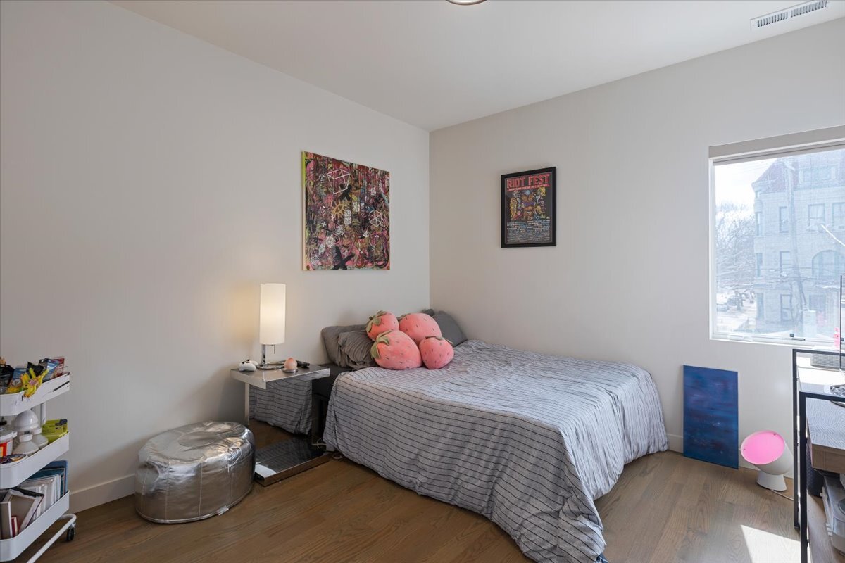 559 East 50th Street Chicago IL 60615