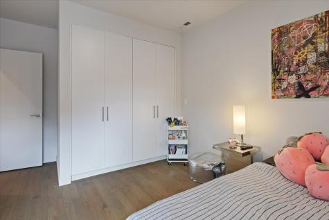 559 East 50th Street Chicago IL 60615