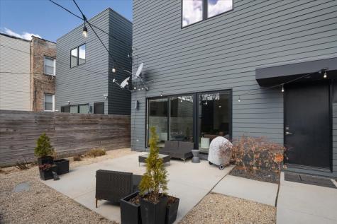 559 East 50th Street Chicago IL 60615