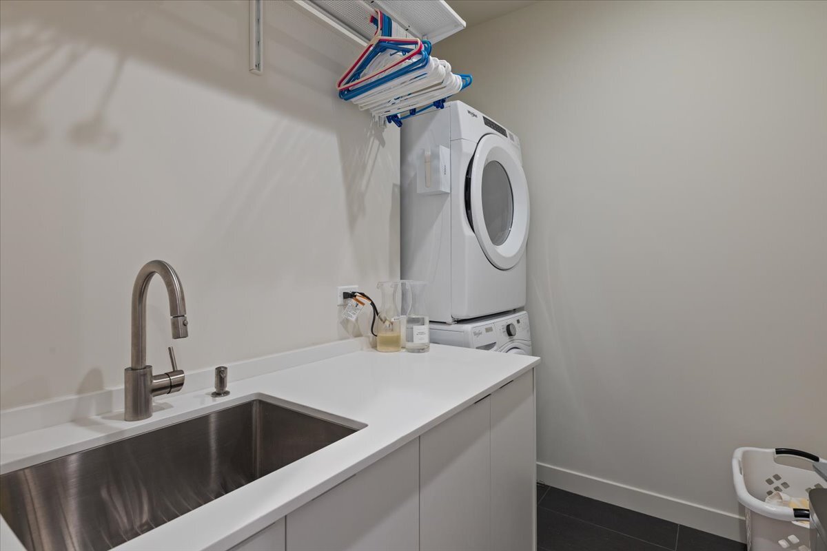 559 East 50th Street Chicago IL 60615
