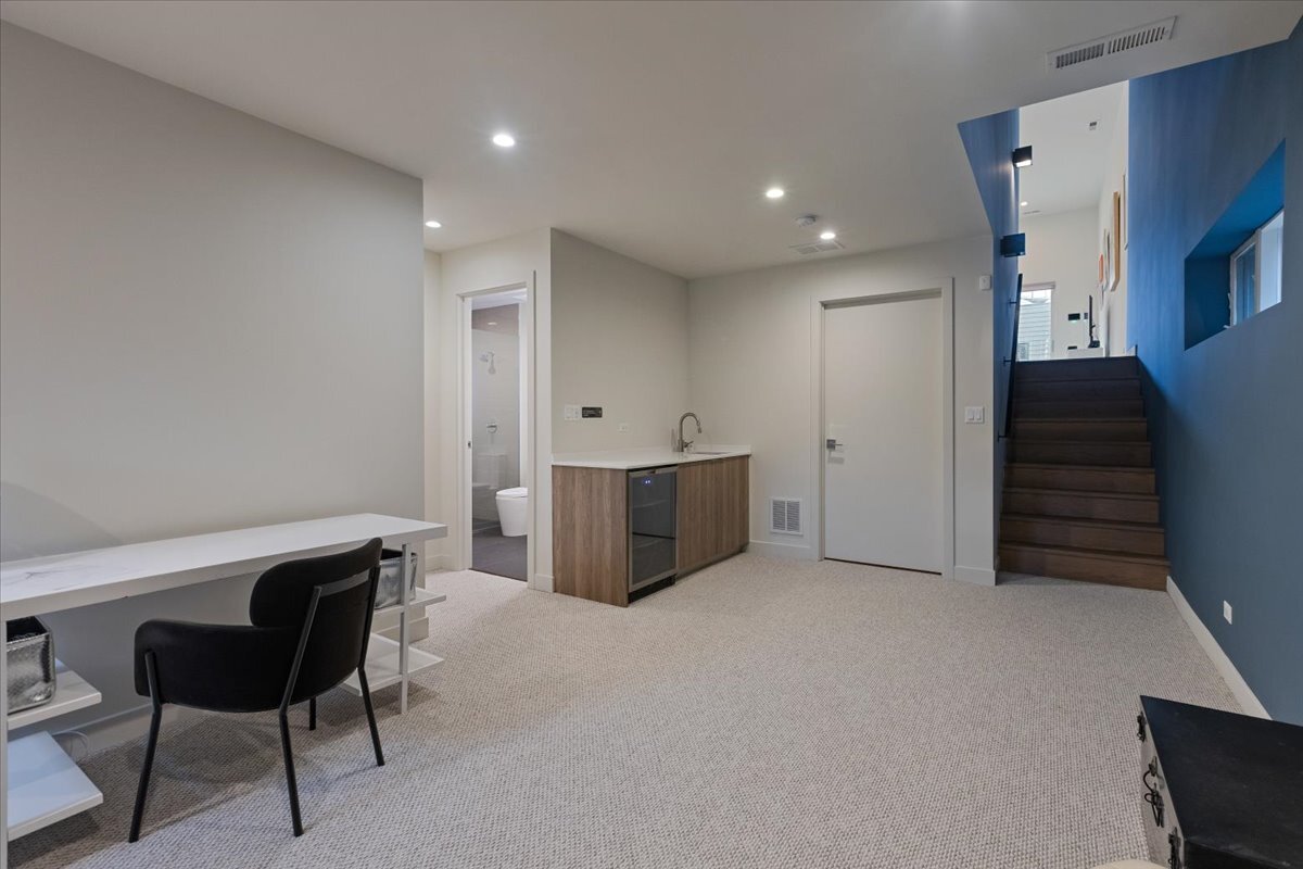 559 East 50th Street Chicago IL 60615