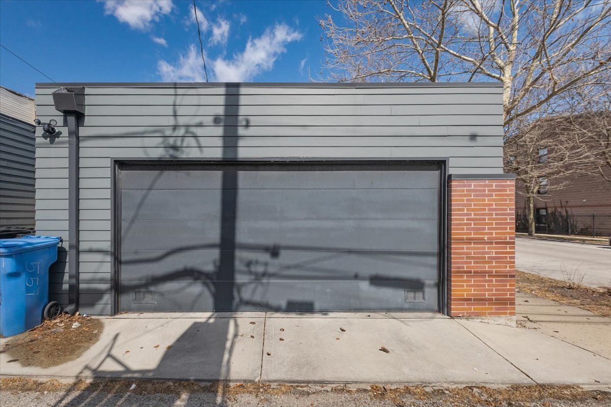 559 East 50th Street Chicago IL 60615