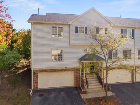 71 Monarch Drive Streamwood IL 60107