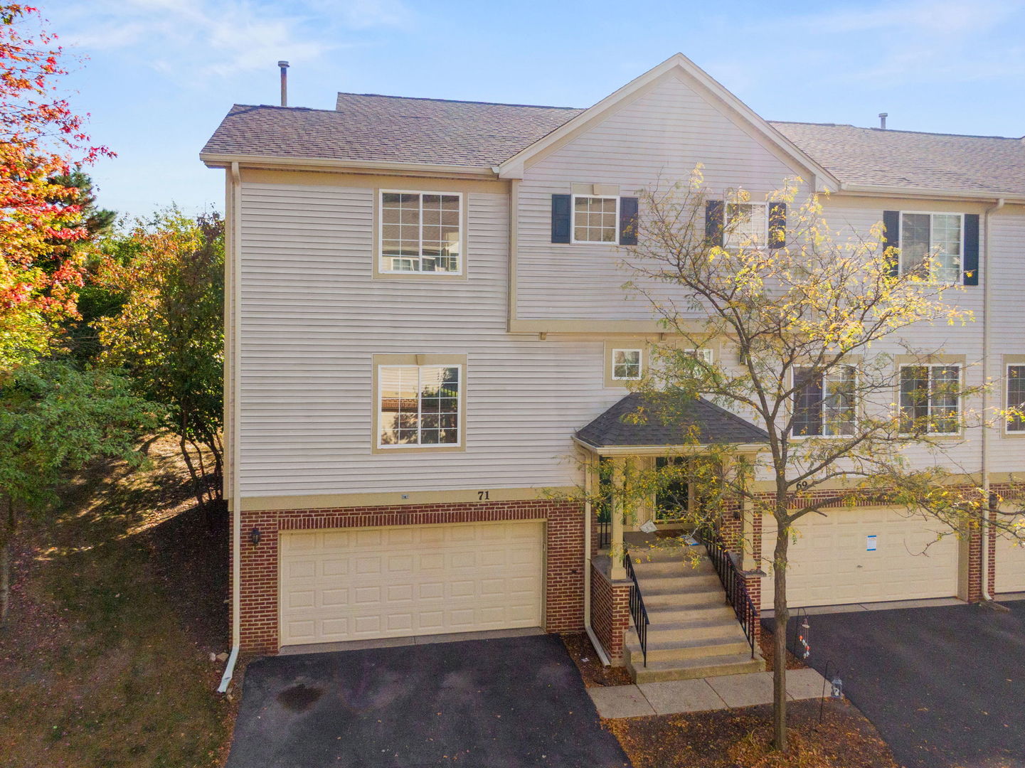 71 Monarch Drive Streamwood IL 60107