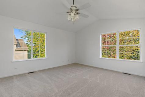 71 Monarch Drive Streamwood IL 60107