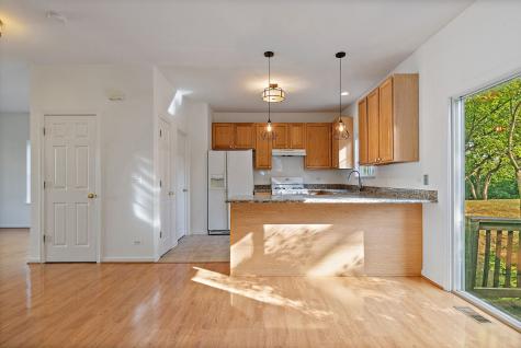 71 Monarch Drive Streamwood IL 60107