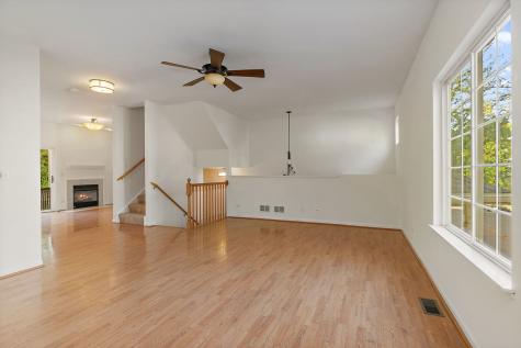 71 Monarch Drive Streamwood IL 60107