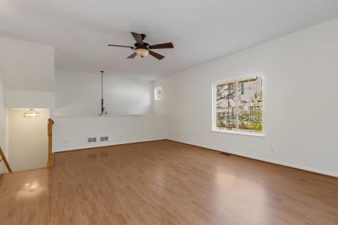 71 Monarch Drive Streamwood IL 60107
