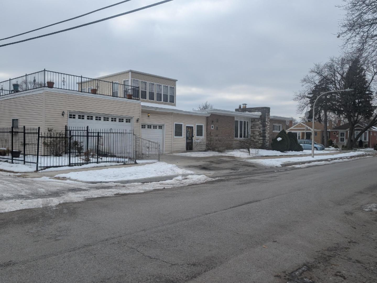 8801 South Paxton Avenue Chicago IL 60617