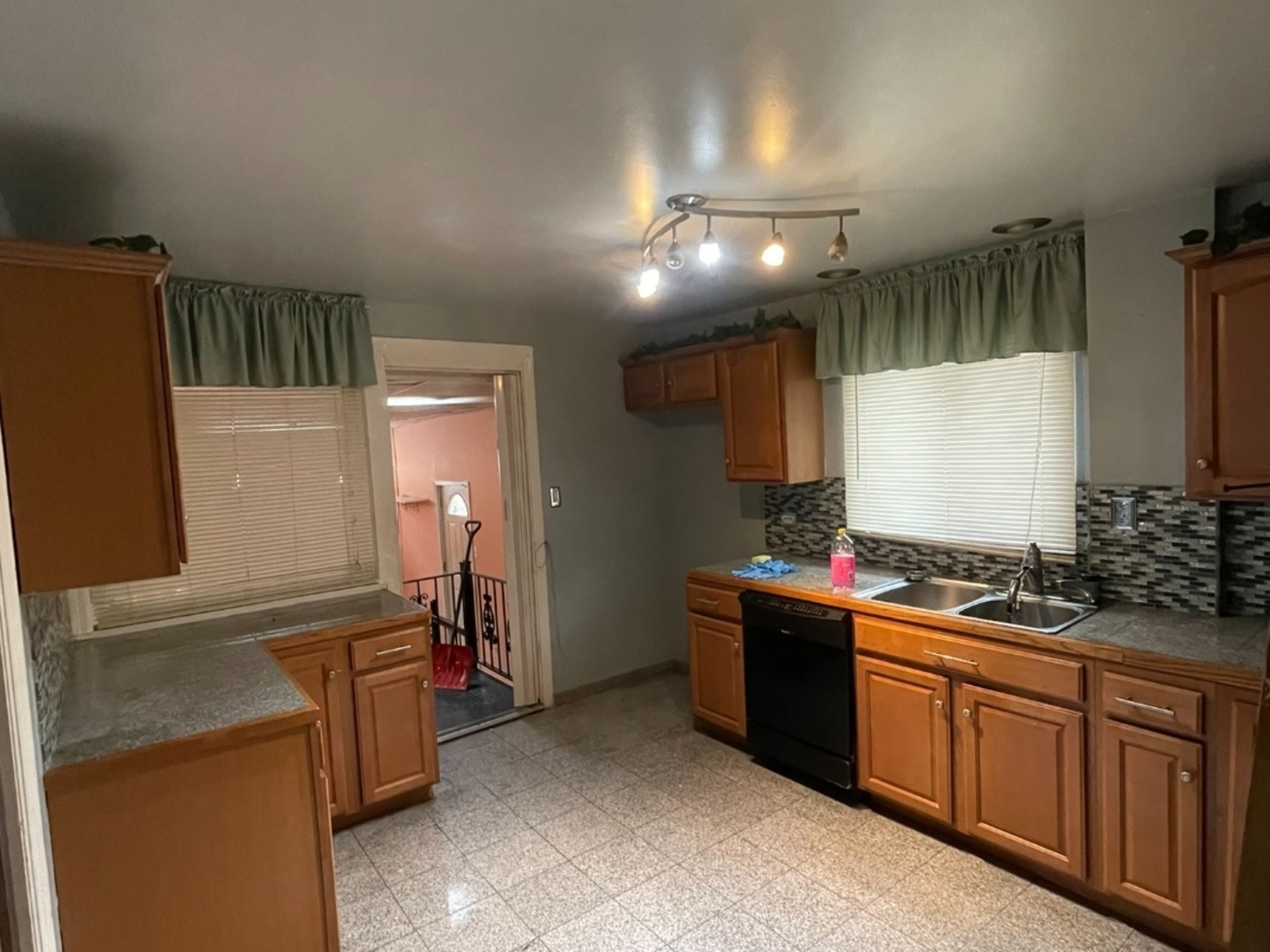 8801 South Paxton Avenue Chicago IL 60617