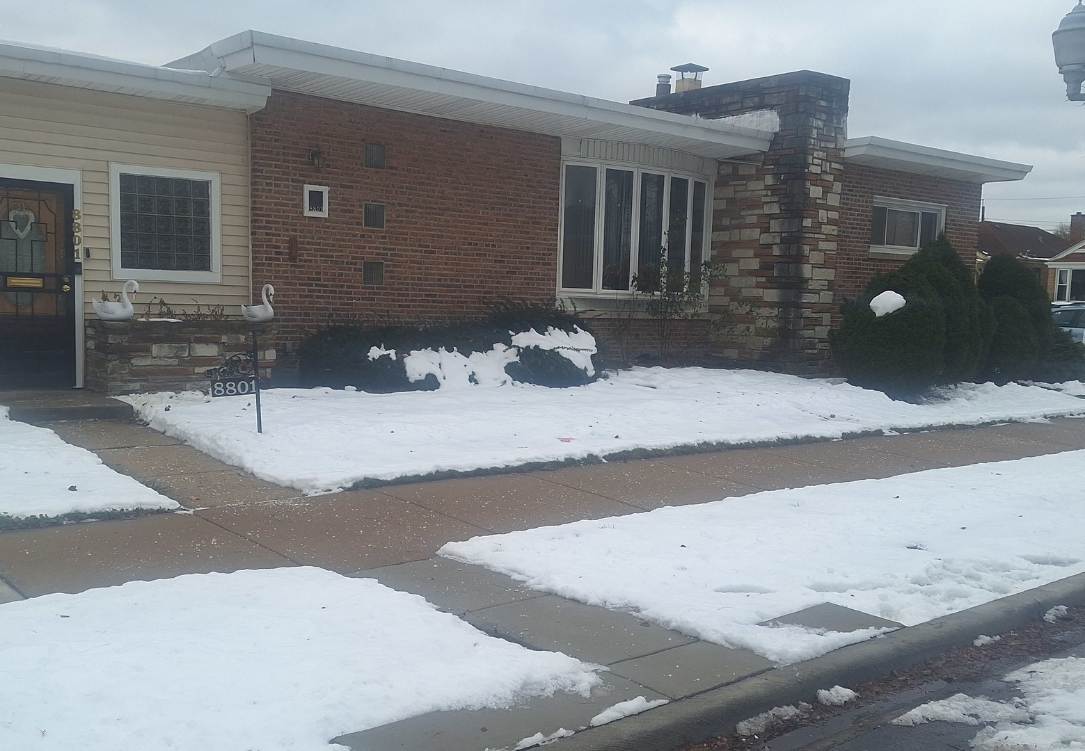 8801 South Paxton Avenue Chicago IL 60617