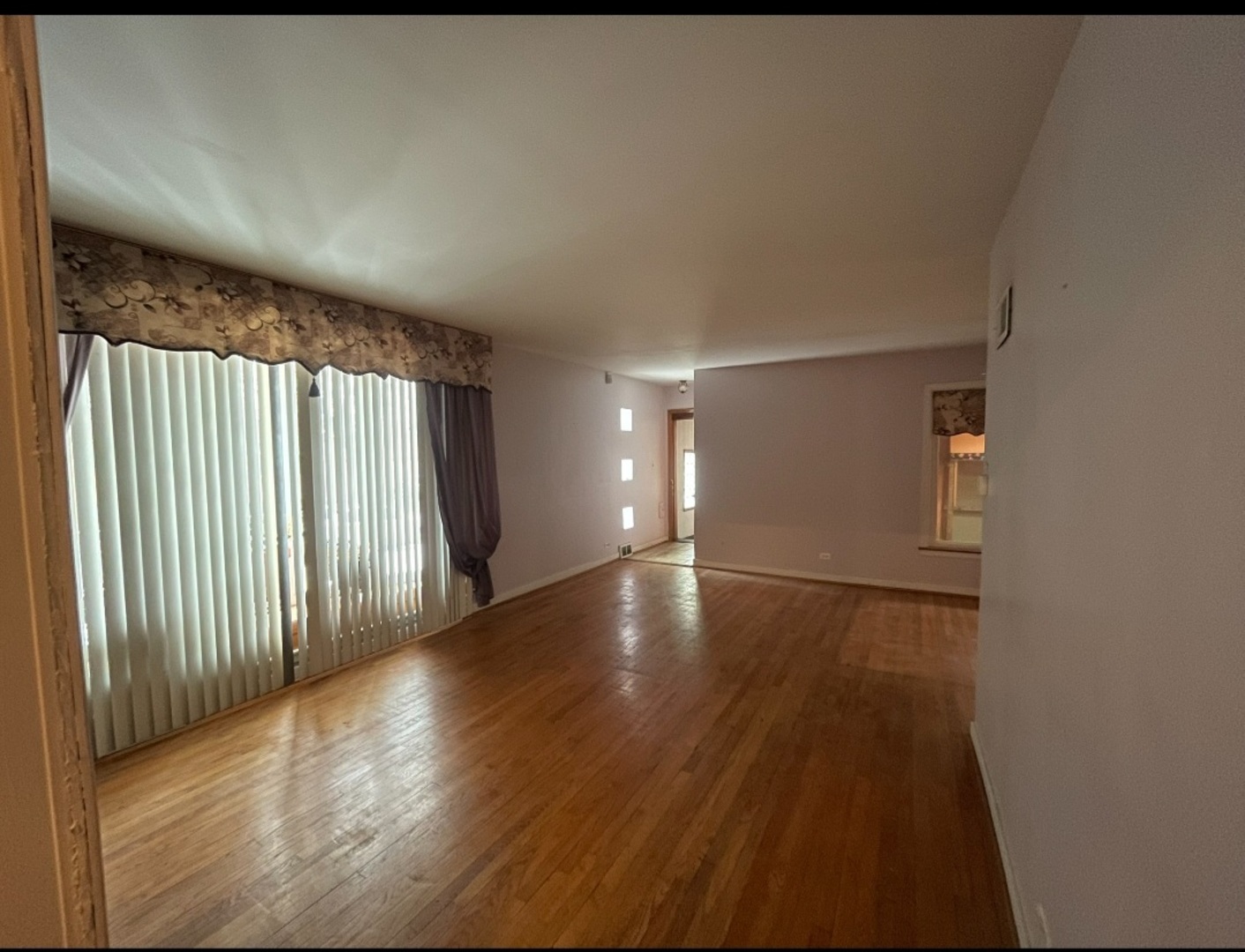 8801 South Paxton Avenue Chicago IL 60617