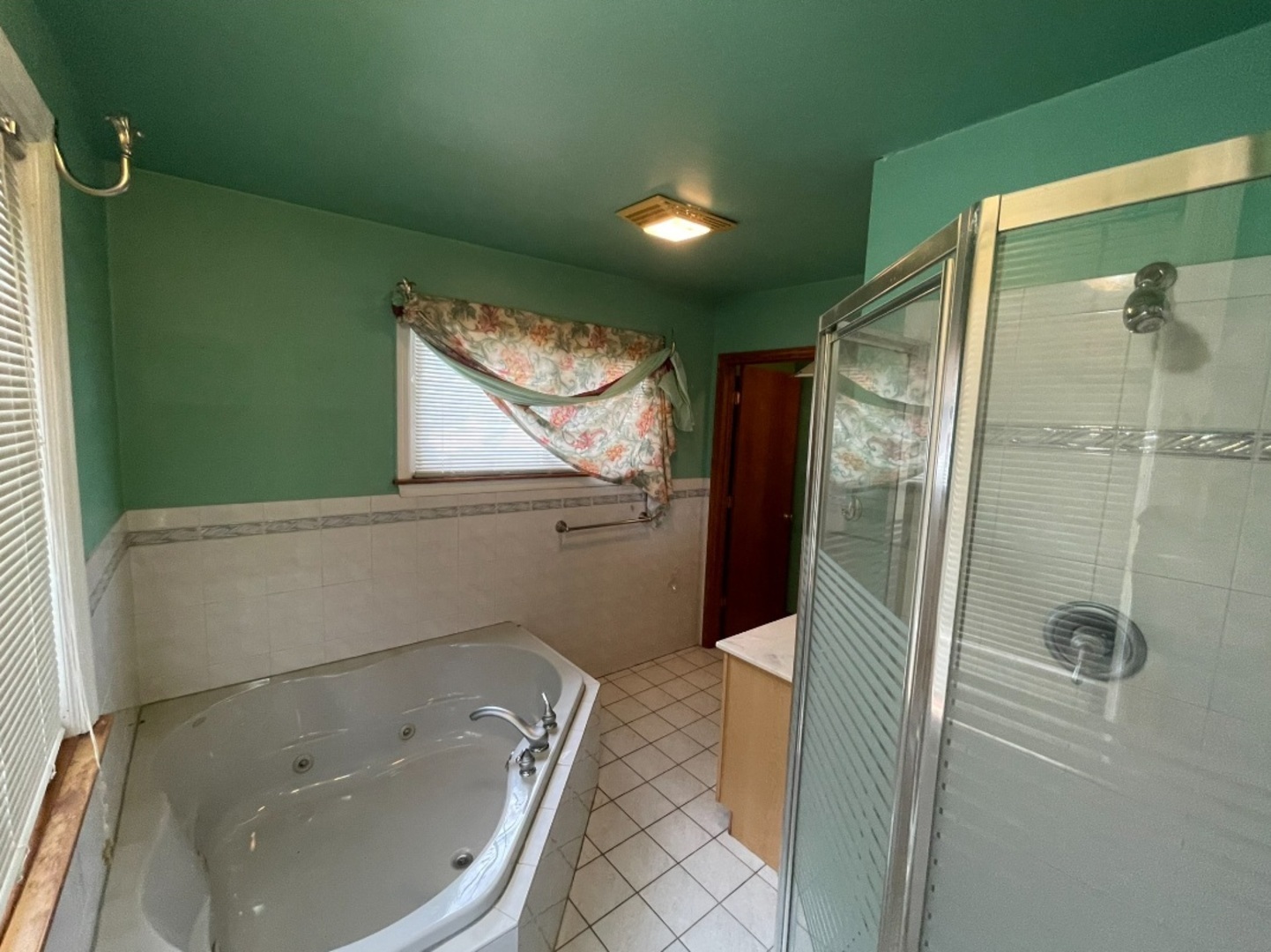 8801 South Paxton Avenue Chicago IL 60617