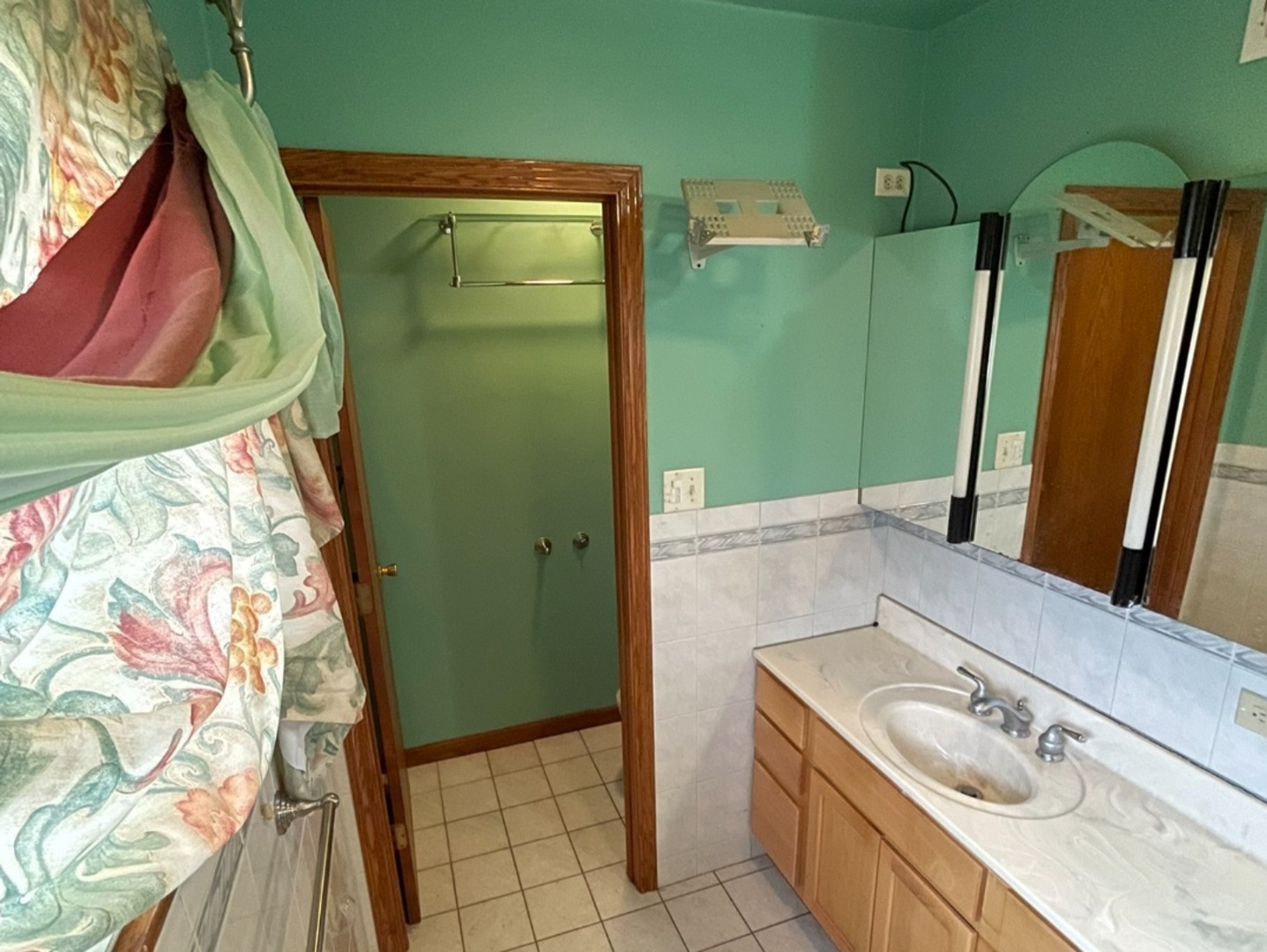 8801 South Paxton Avenue Chicago IL 60617