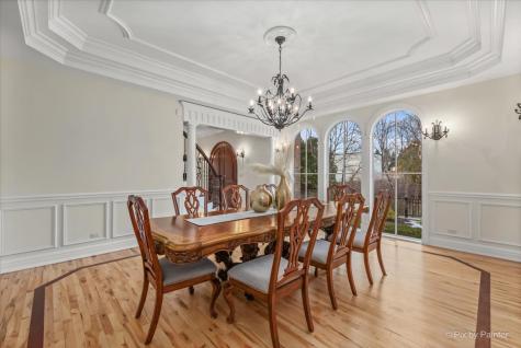 27 West Onwentsia Road Lake Forest IL 60045